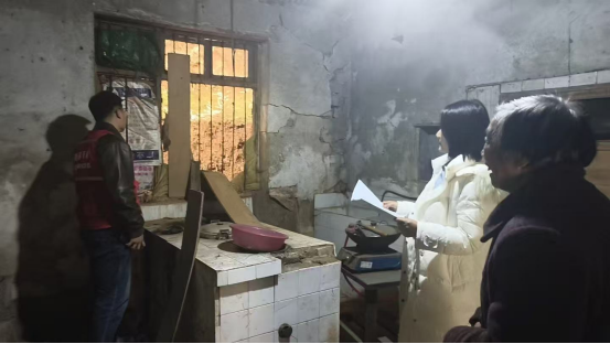 新城村：“红马甲”织密住房安全网 精准排查守护百姓“安居梦”