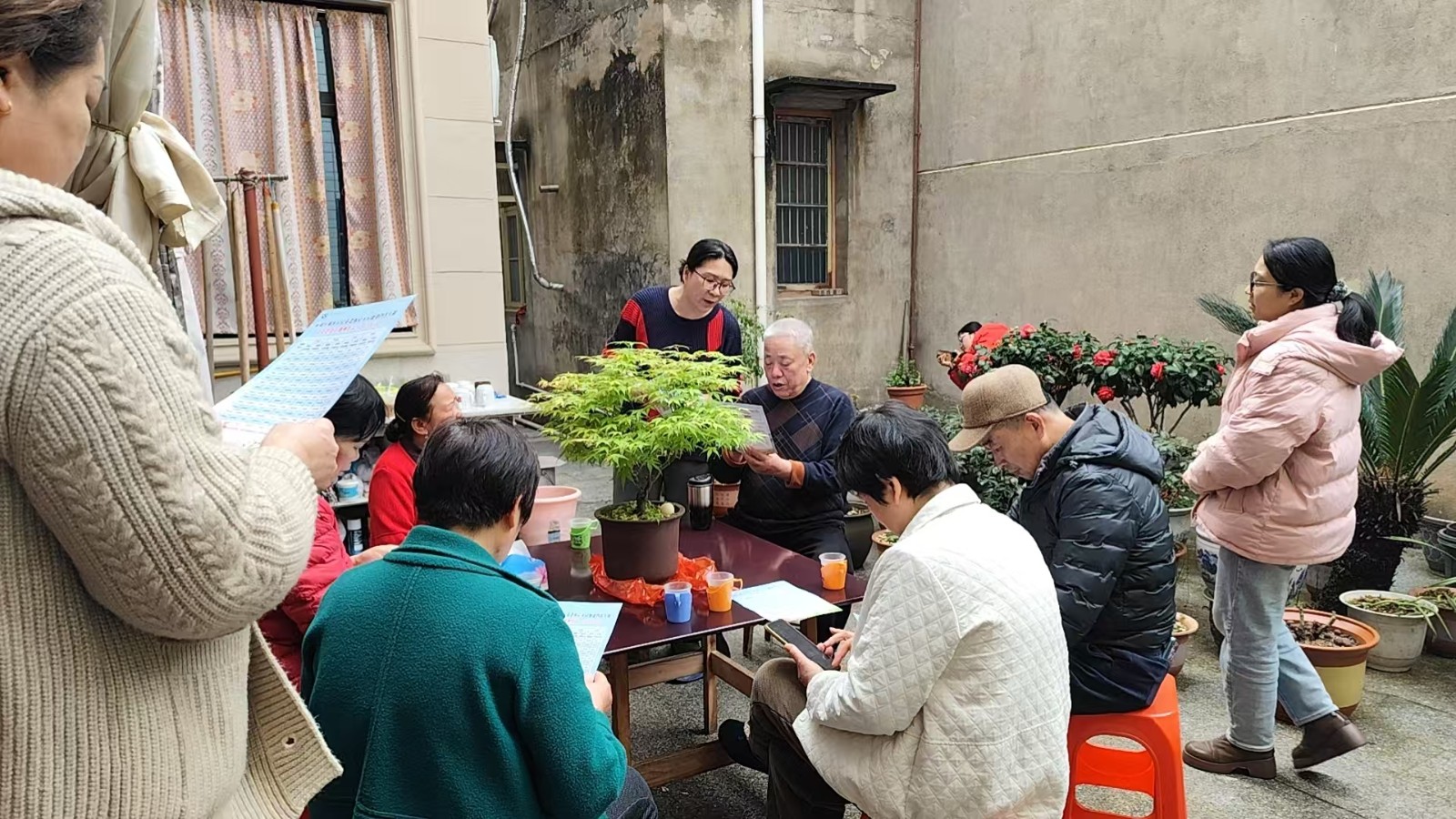 和平社区：小院茶话会讲透社保政策  打通服务群众“最后一米”