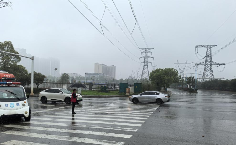 桃李社区：全面开展内涝排查 筑牢汛期安全防线