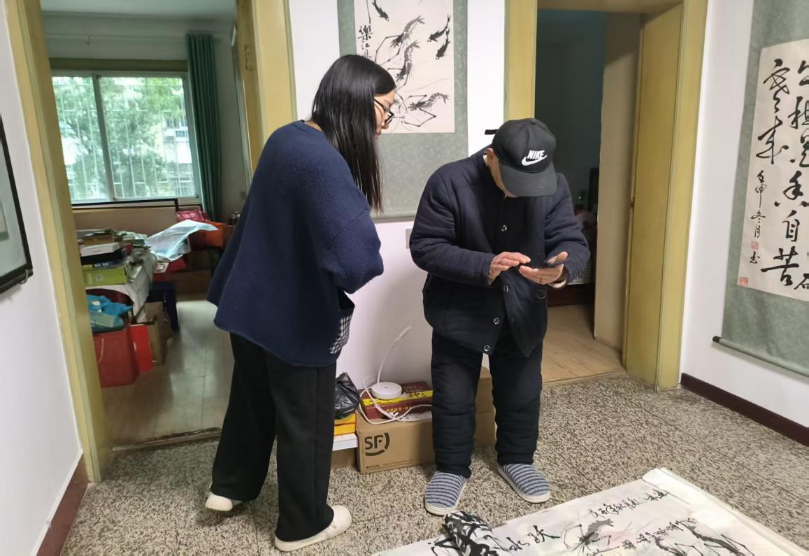 养老认证送上门 贴心服务暖夕阳——风车坪社区为行动不便老人开展上门养老待遇认证