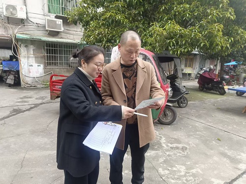龙子巷社区：入户宣传让延迟退休政策“声”入人心