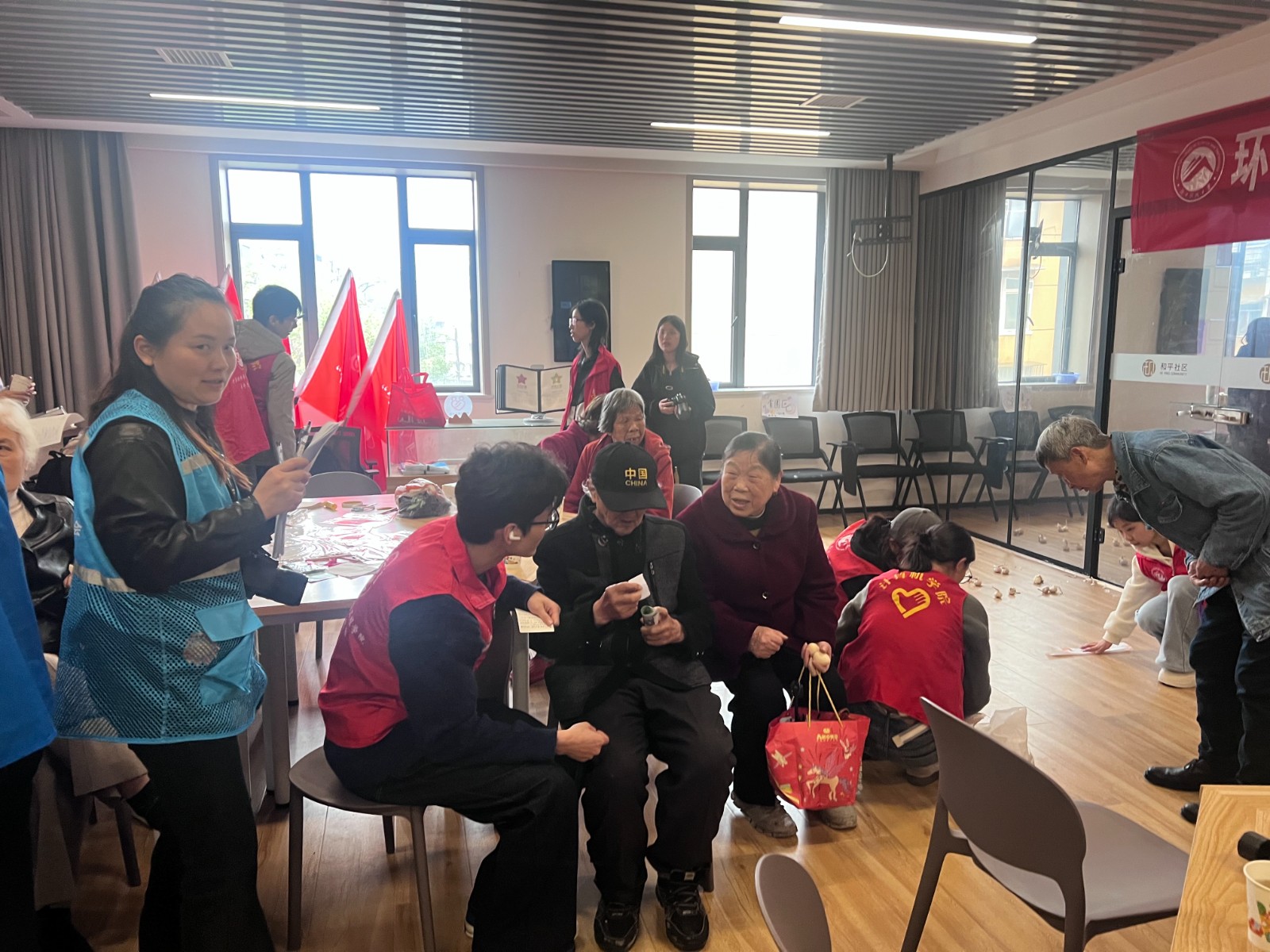 湖南科大计算机学院进和平社区开展地球日环保主题活动