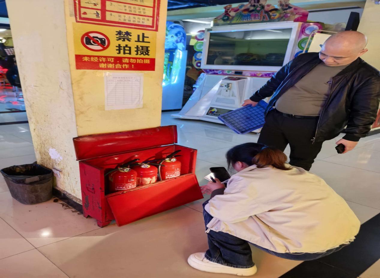 【平安雨湖】雨湖路社区开展消防安全“敲门行动” 逐户排查除隐患 贴心叮嘱保平安