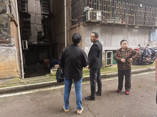 化解违建漏水纠纷——宝丰街社区用心为民办实事