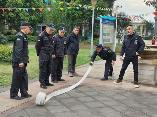 筑牢安全防线 共建家园平安——许家铺社区联合物业开展防汛消防应急演练