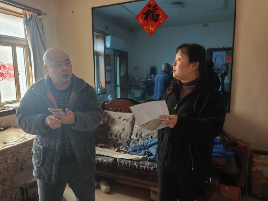 入户走访暖民心 低保政策送到家——万新社区开展低保政策宣传走访活动