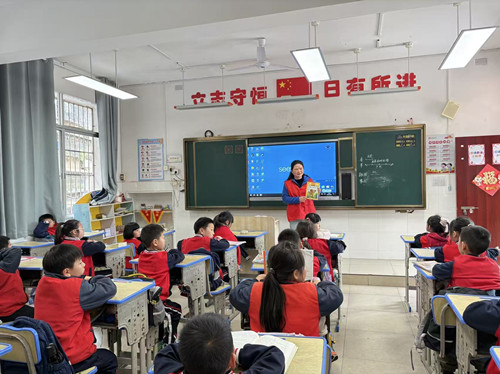 富民城社区开展“护苗·绿书签”版权宣传暨全民阅读活动