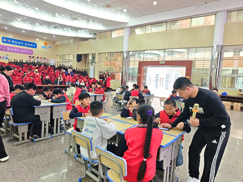 以文润心 以读筑梦——昭潭街道富民城社区关工委携手韶西逸夫小学开展阅读活动