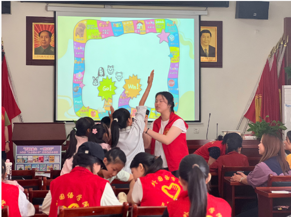 “语润童心”三部曲启幕：外国语学院走进上新村开启2026首场帮阅读活动
