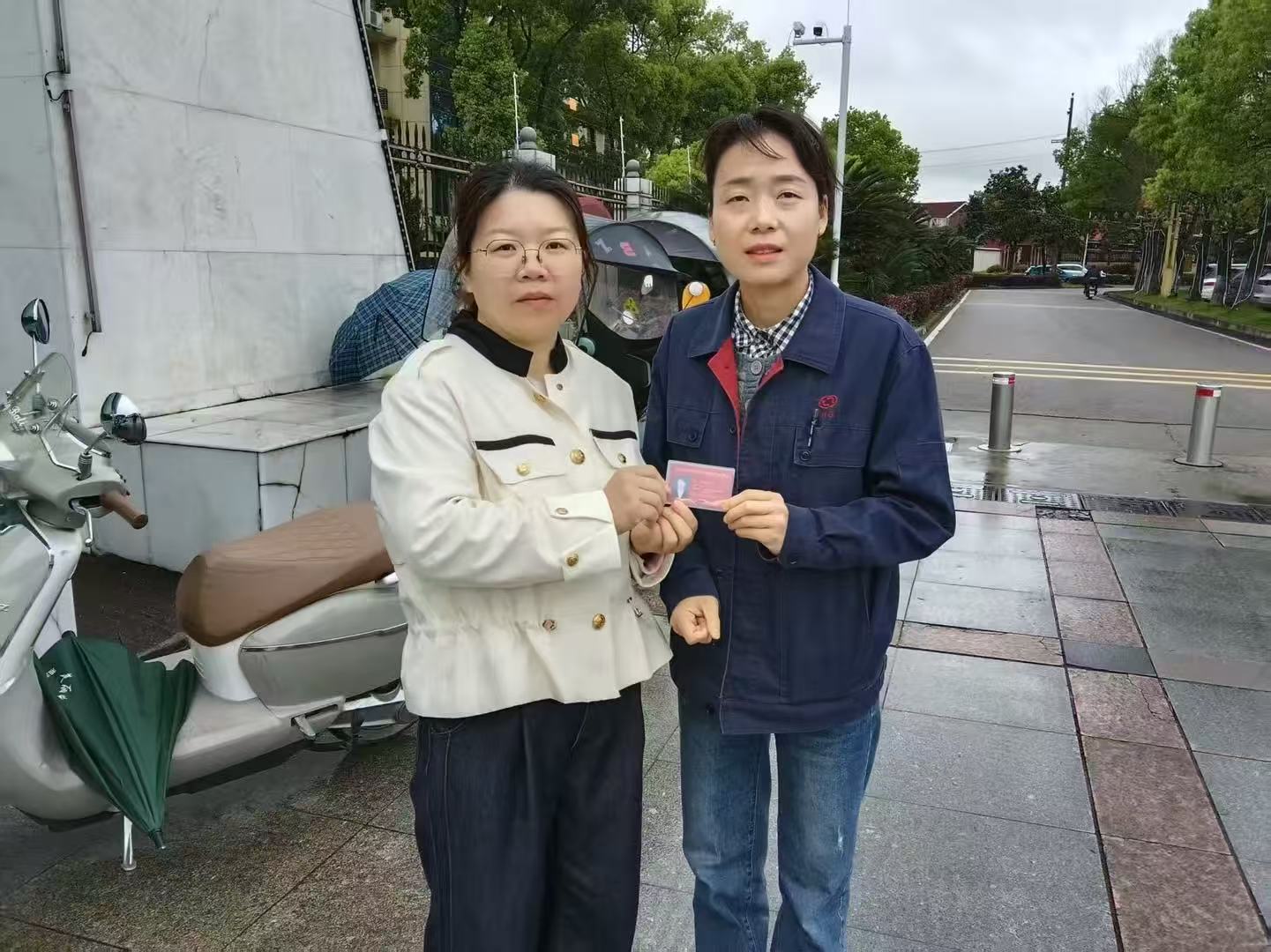 楠竹山镇：礼遇榜样润心田 健康守护显真情