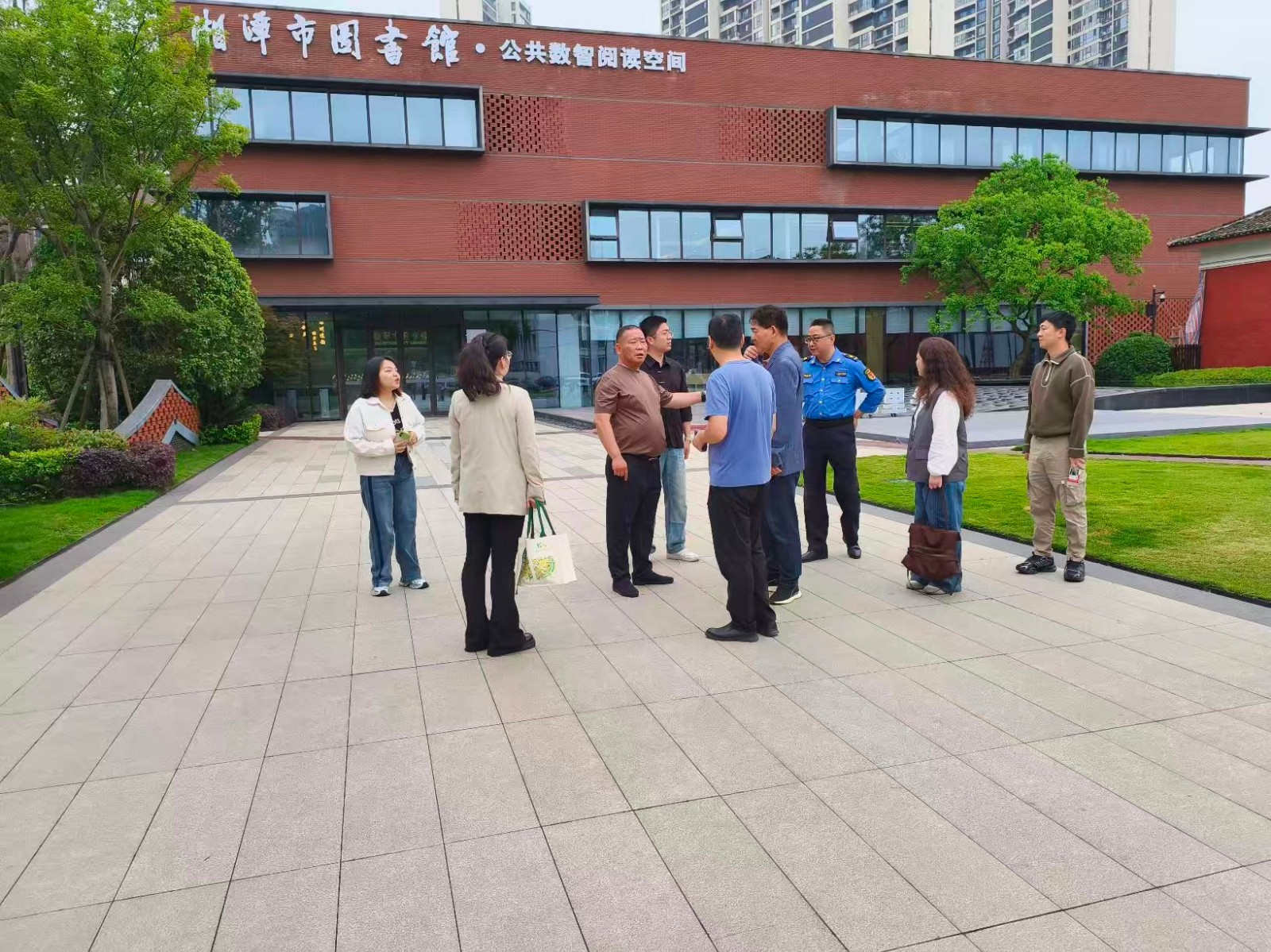 以履职实效护安全、促文旅、迎旅发——城正街街道开展第二季度人大代表小组暨“法在身边”法治大讲堂第二期活动