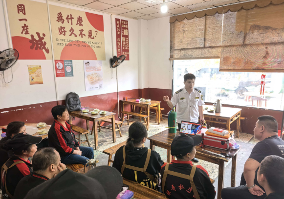 湘潭城发·大河西棚改公司：商户积极响应开展安全生产专题培训