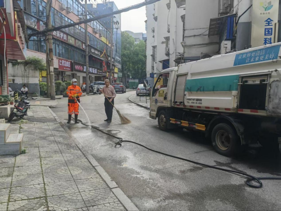 万新社区：联点共建聚力环境整治，双提升行动筑牢宜居家园