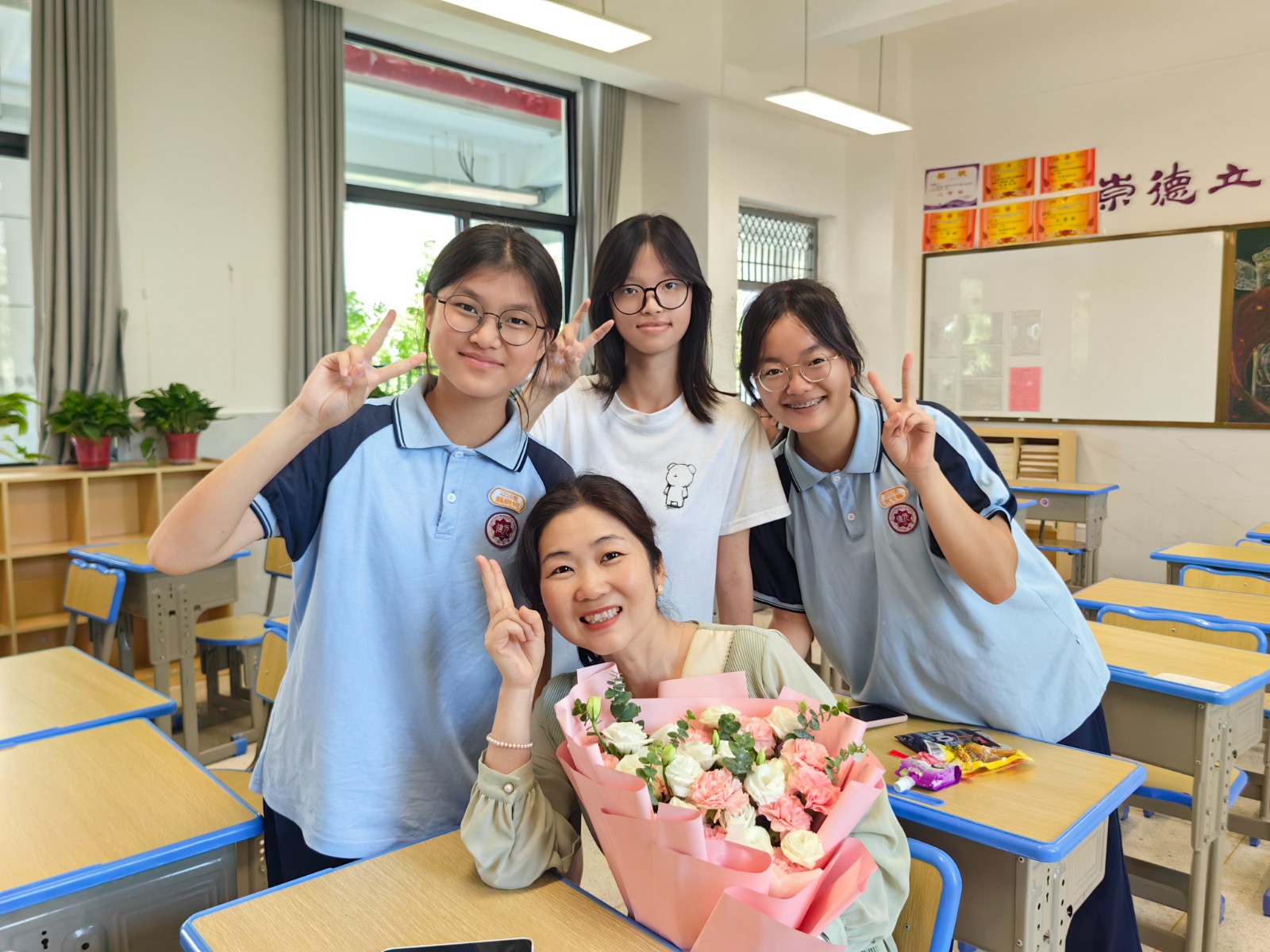 【出彩雨湖人】建元中学教师刘喜梅：一方讲台三十载  丹心育得桃李芳