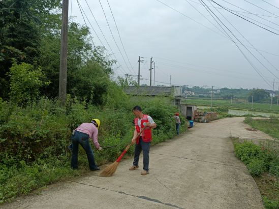 新和村开展道路环境专项整治并发出环境卫生倡议书