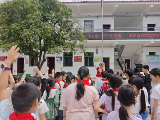 雨湖区志愿者协会：消防演练进校园 安全护航伴成长