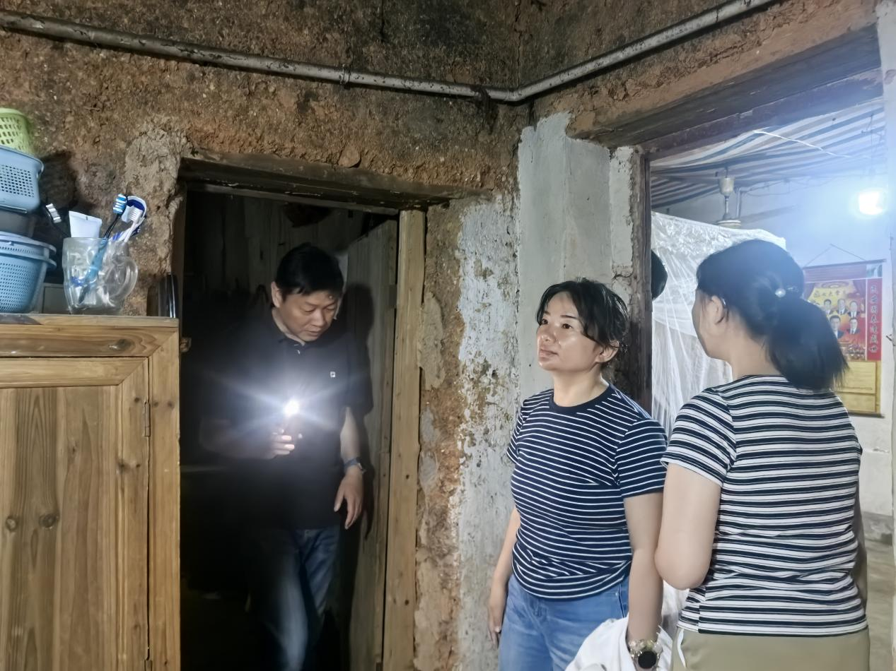 雨湖区住房和城乡建设局：闻“汛”而动  筑牢汛期自建房安全防线
