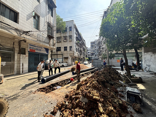 办好“微实事” 疏通“堵心”管——富民城社区：靶向发力破解老旧小区下水道难题