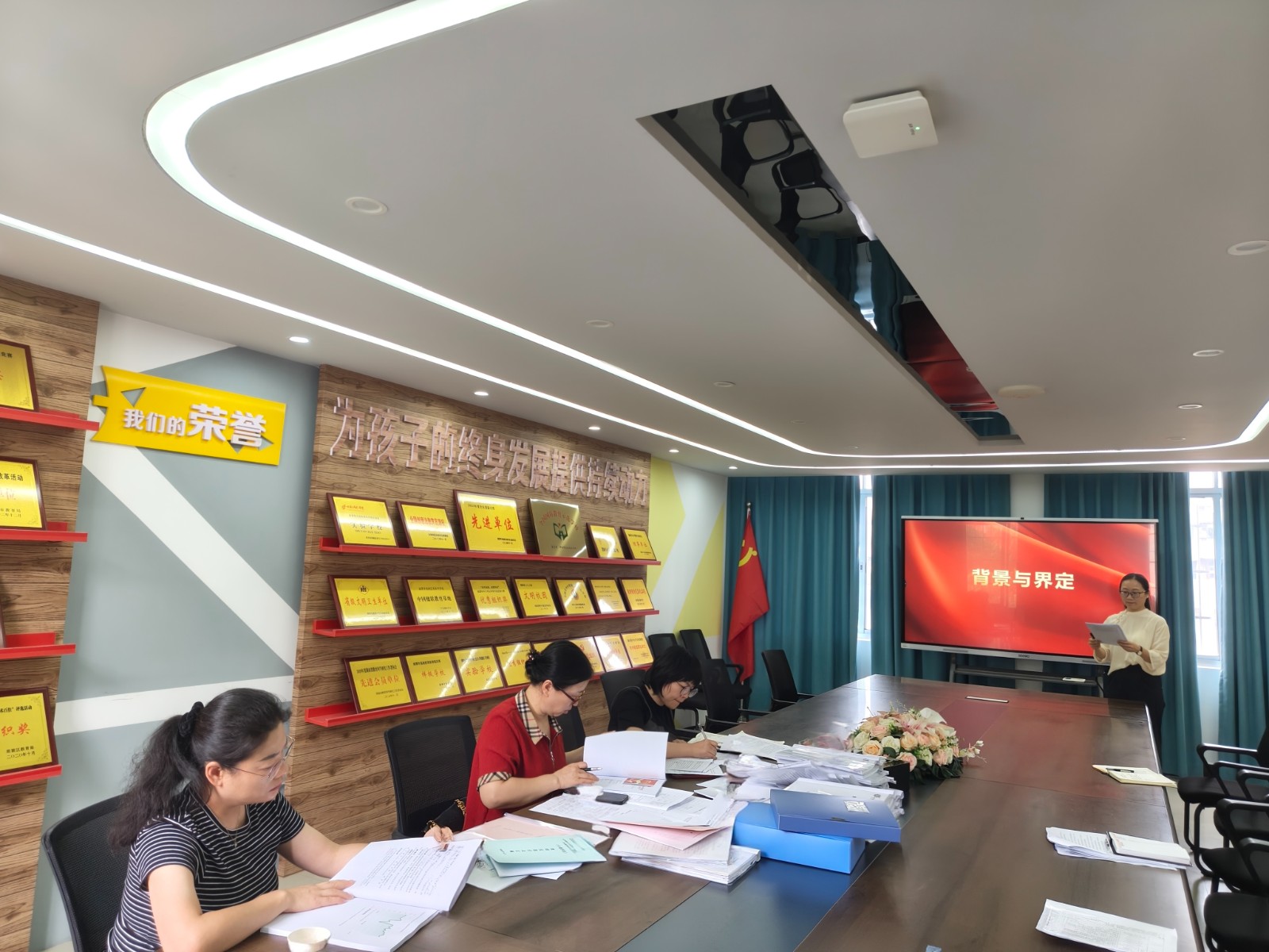 风车坪学校开展课题中期检查暨结题鉴定会