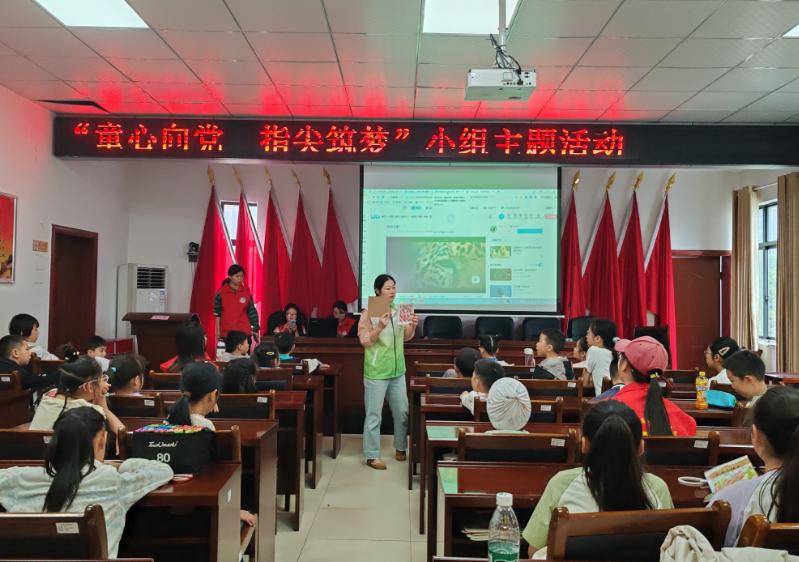 和平街道开展童心向党指尖筑梦 巧手匠心绽放韶华——儿童手工兴趣小组活动圆满落幕