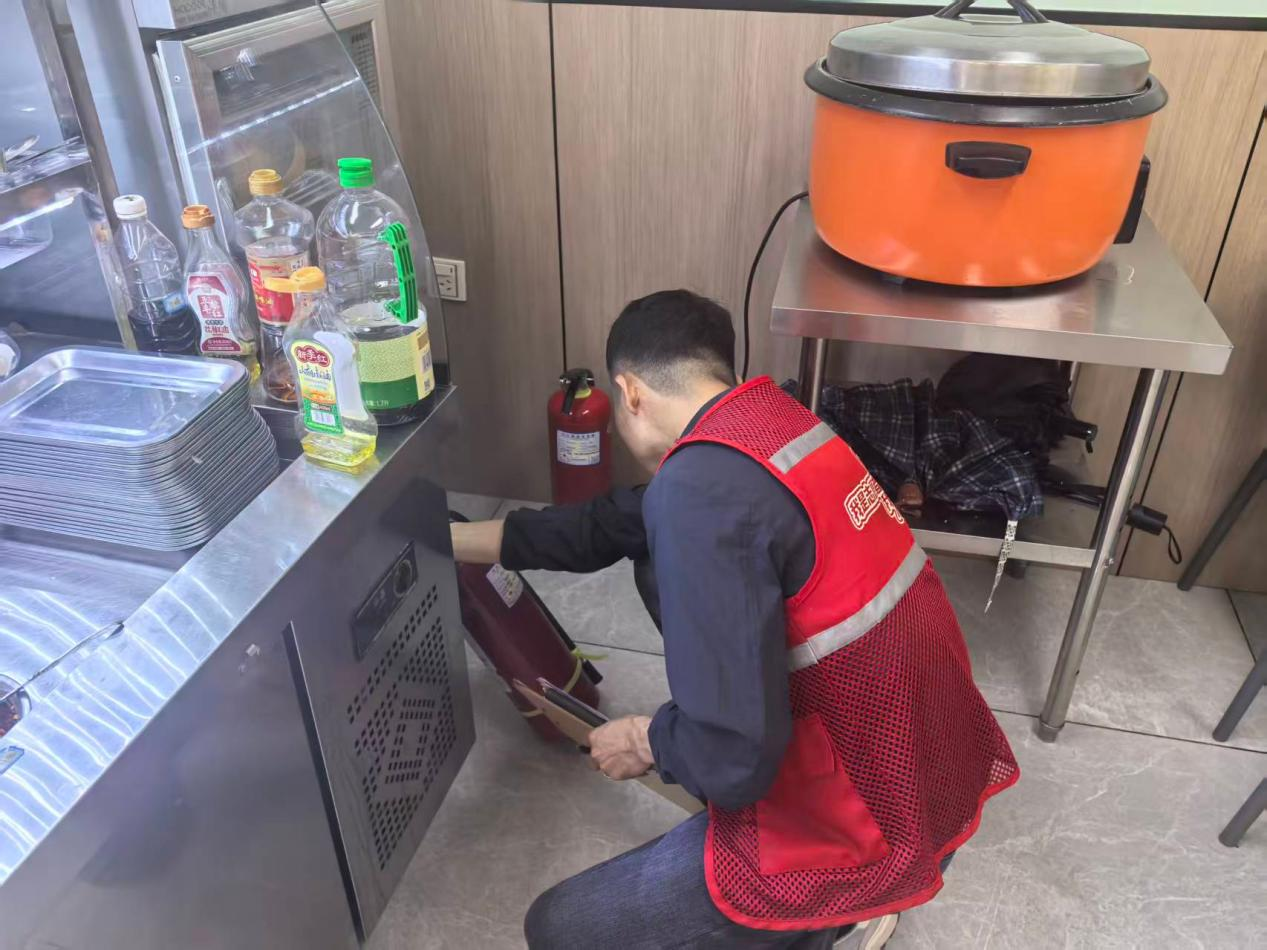 湘大社区开展安全隐患大排查专项行动 筑牢辖区安全“防火墙”