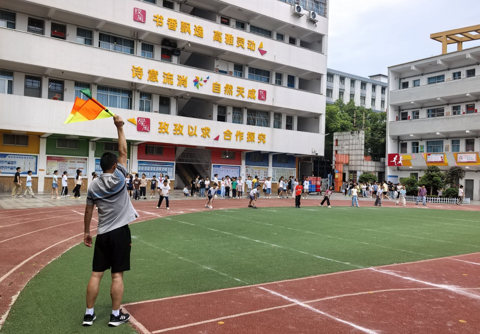 风车坪学校：开展全员50米跑体质测试 夯实学生健康体魄