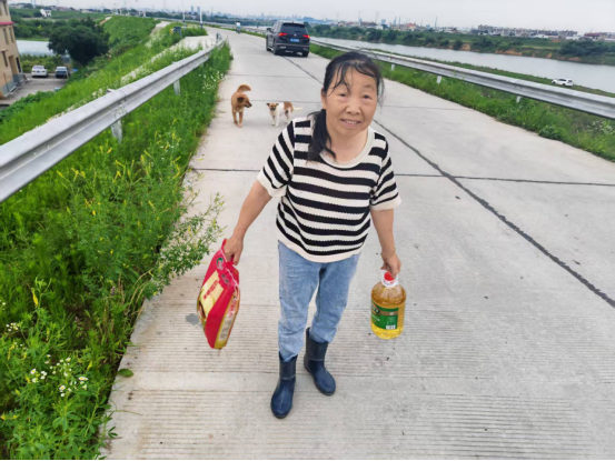 尚源新村：节前走访慰问特扶家庭
