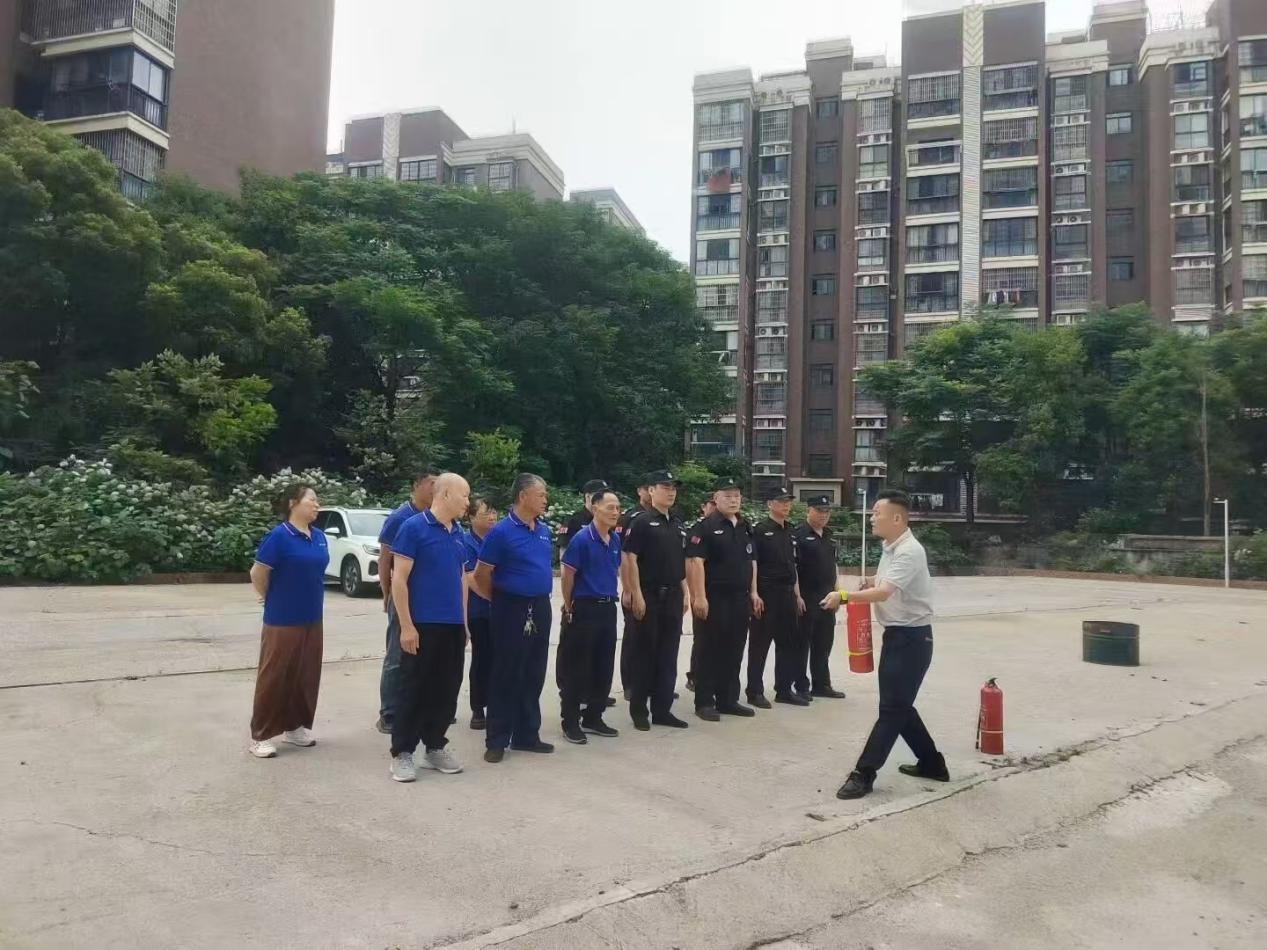 洗脚桥社区开展消防演练暨安全宣传活动