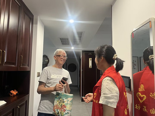 和美白石传温情 慈善关怀暖端午——白石社区开展独居空巢老人端午慰问活动