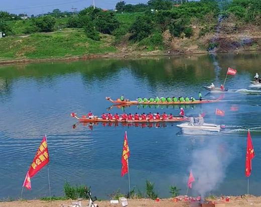 “统战同心·文脉共承”，易建河村端午龙舟赛