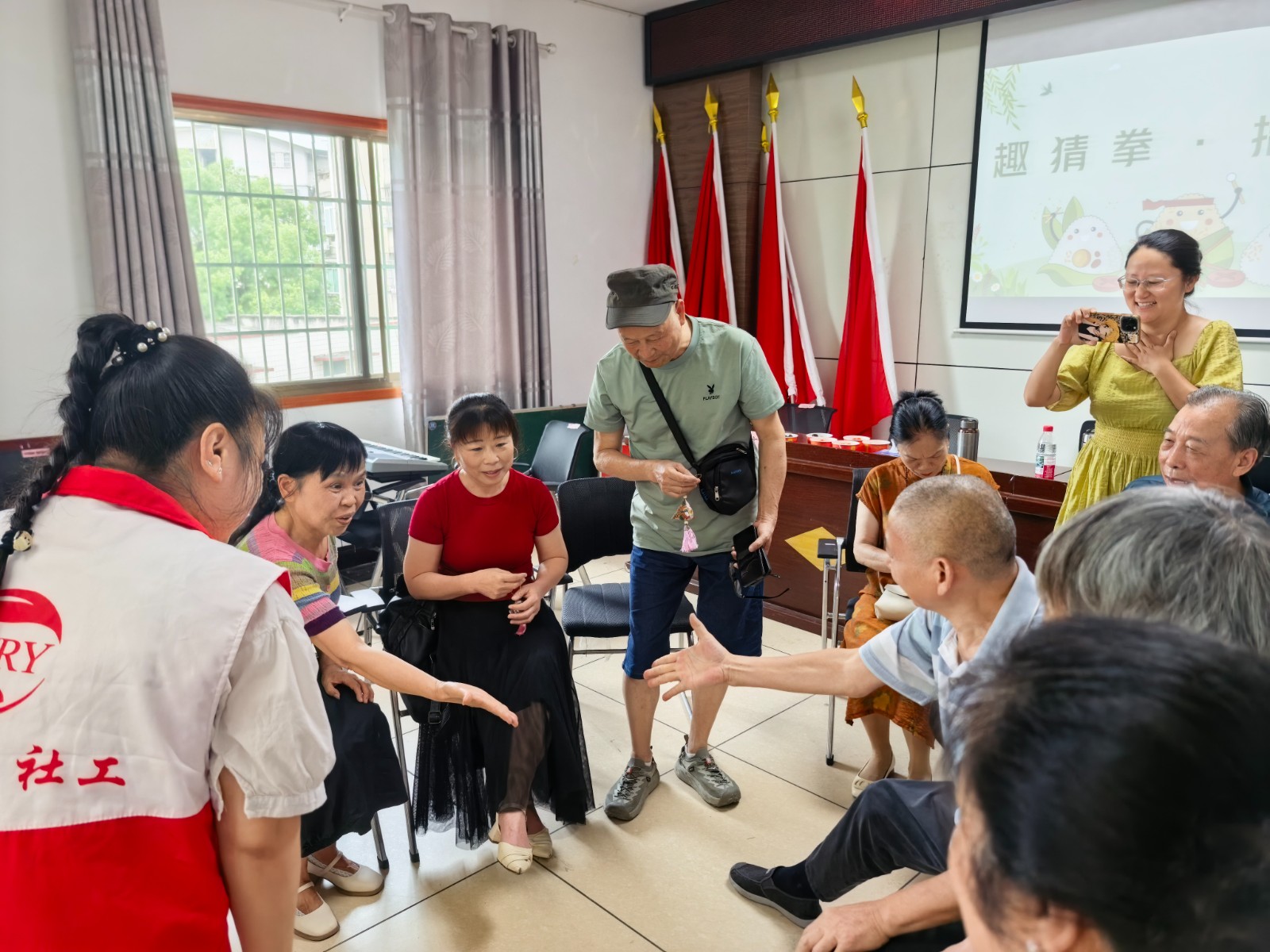 南盘岭社区开展“拾趣端午·邻里同乐”端午主题活动