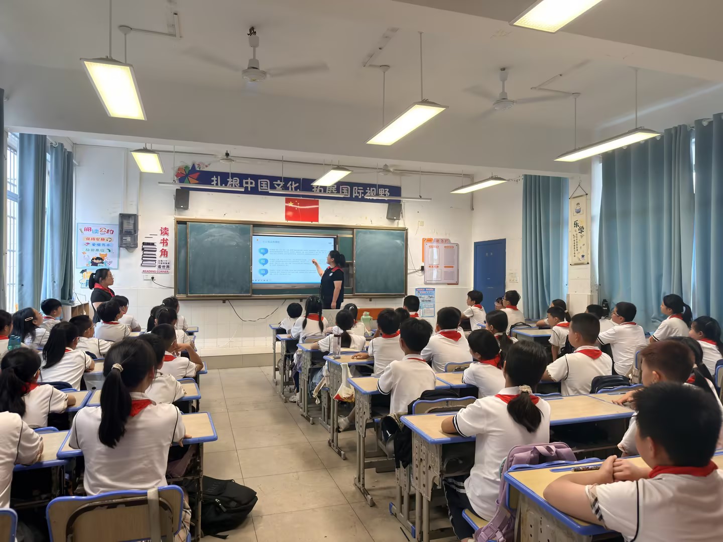 雨湖路街道社区卫生服务中心开展禁毒宣传进校园主题活动