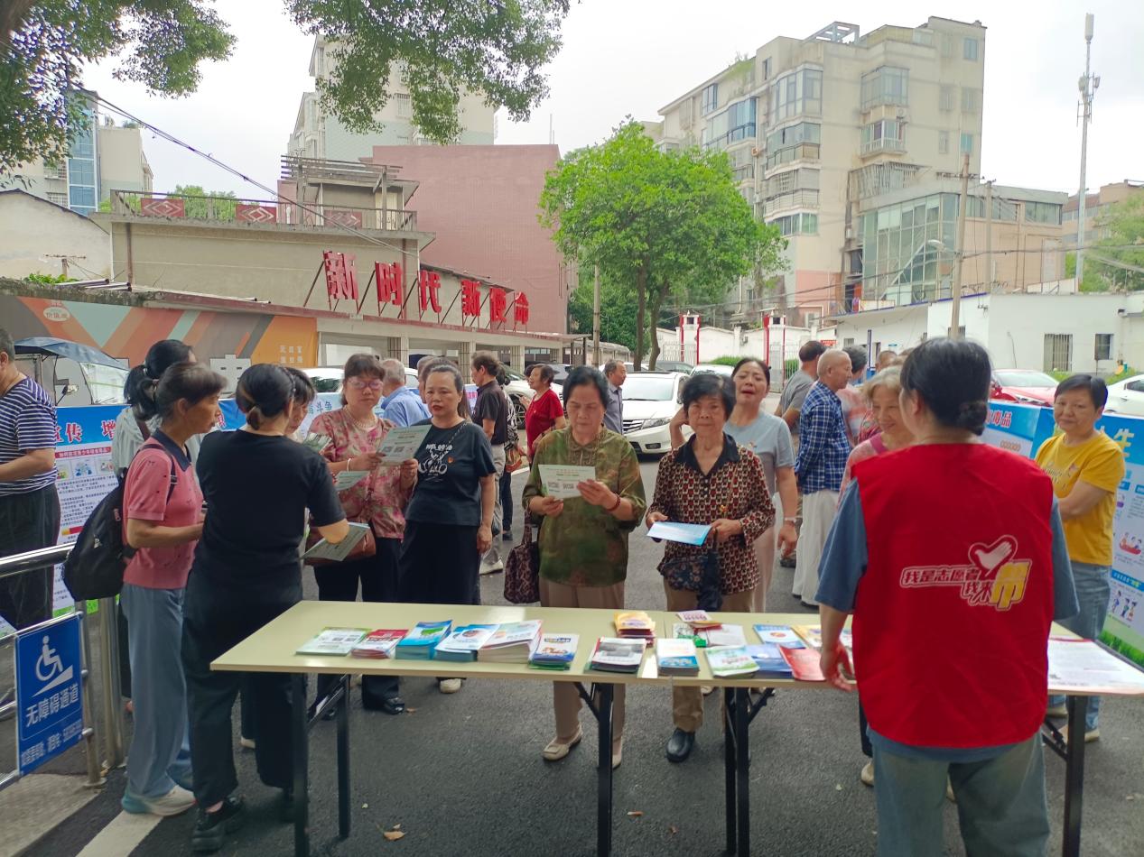 普及禁毒知识 守护无毒家园——熙春路社区开展“6·26”国际禁毒日知识宣传活动