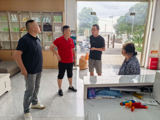 泉塘子村：暖心救助走失老人 干群协力护送平安归家