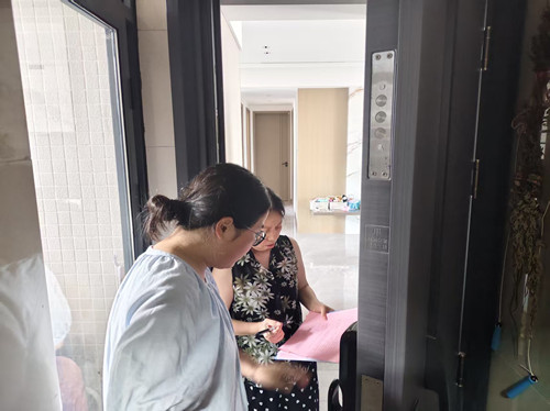 白石社区：联动共治清楼道 织密消防安全防护网