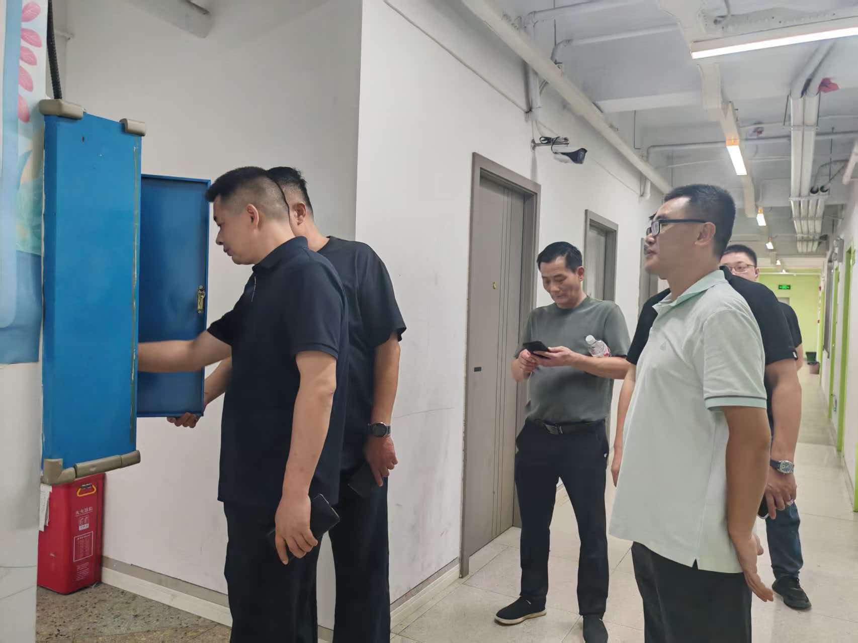 【十大重点攻坚行动】畅通校园“生命通道”！雨湖区教育系统“拆窗破网”成效明显
