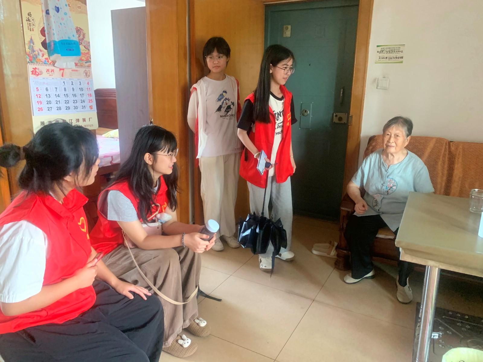 花园社区：青春暖夕阳，安全不缺席