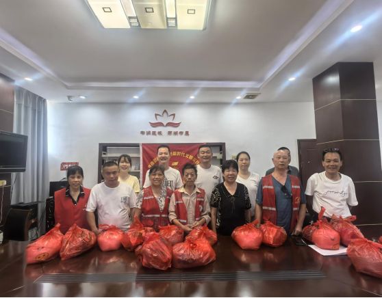 金塘村：三伏送清凉 关怀暖一线