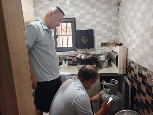 唐兴寺社区：开展消防安全大排查大整治专项行动，紧盯液化气安全筑牢防线