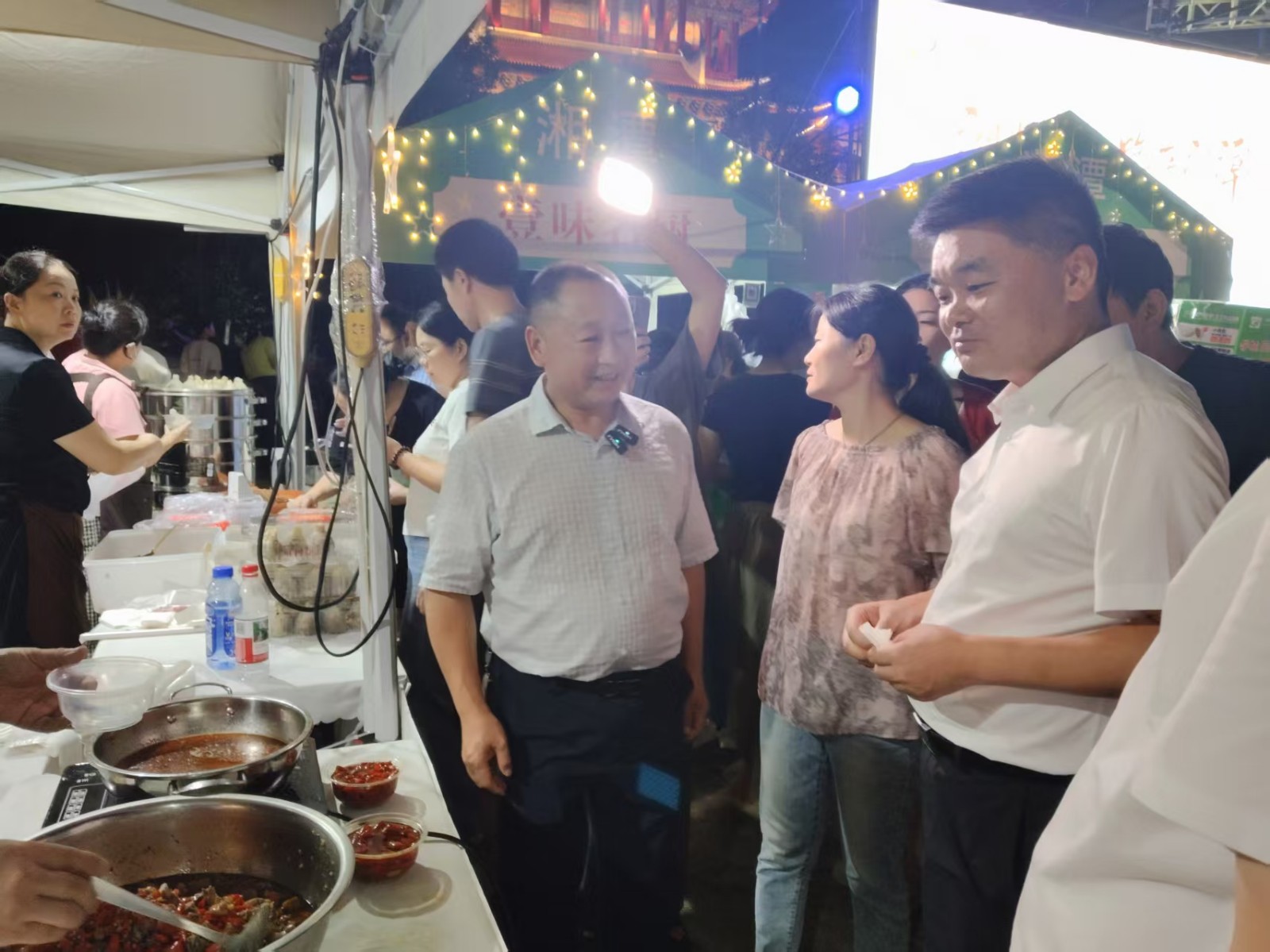 【喜迎党代会 我们的答卷】雨湖区商务局：五年笃行耕沃土 商务赋能开新局