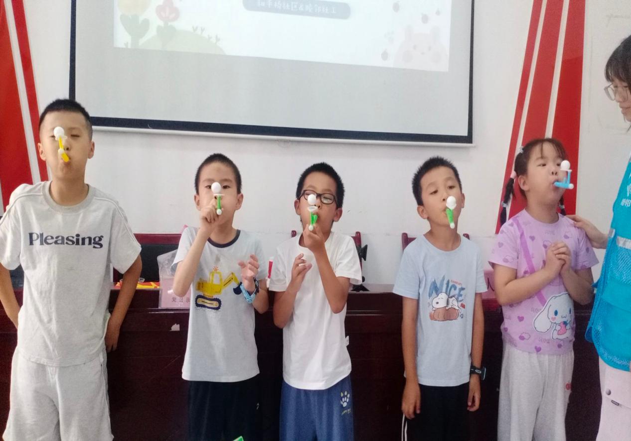 悬浮有奥秘·科学有力量！和平桥社区趣味科普课堂点亮少年好奇心