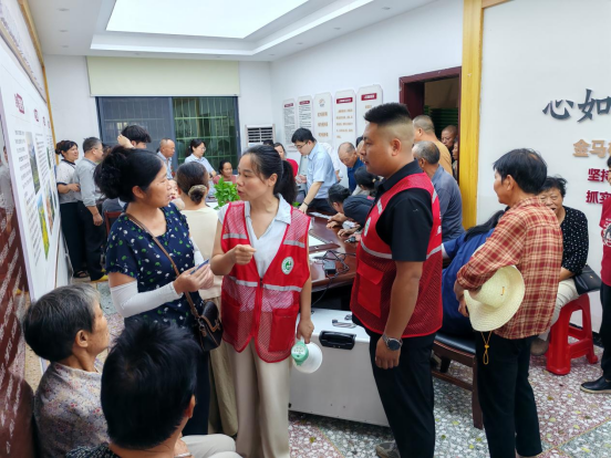 金马村：便民服务进村组 社保卡办理暖民心