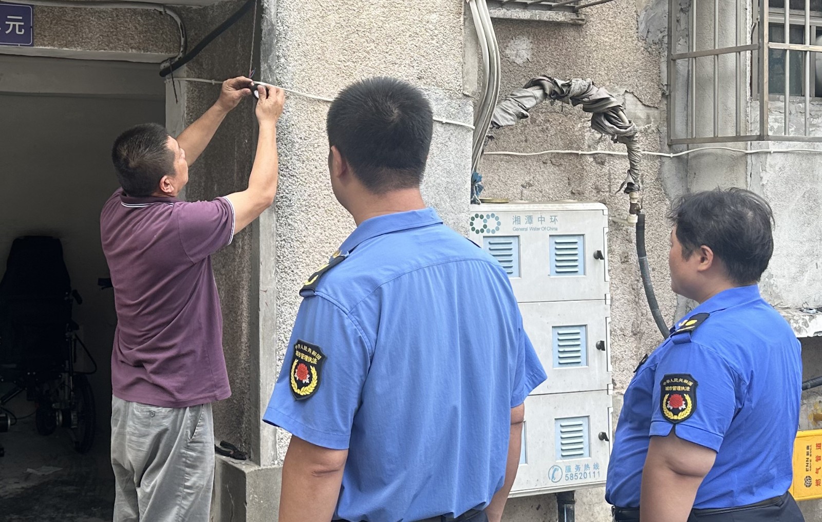 熙春路社区开展联合整治专项行动