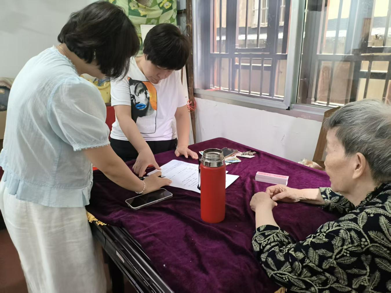 风车坪社区：严守救助政策底线 温情做好特困转低保衔接工作