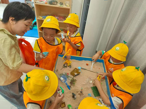 宝庆路社区联合新苗幼儿园开展社会实践体验活动