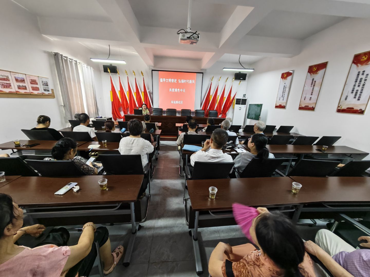 倡导文明祭祀 弘扬时代新风｜车站路社区开展绿色中元主题宣传活动
