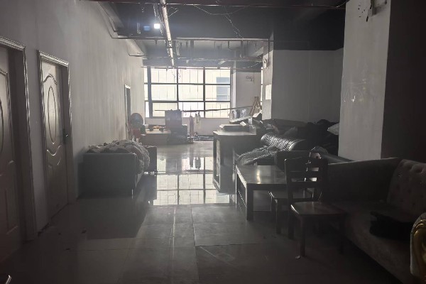 雨湖消防：违规占用安全疏散通道，罚！