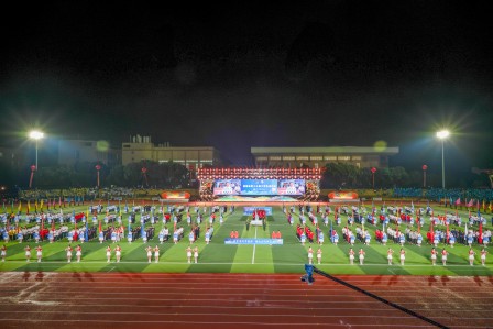 湖南省第十三届大学生运动会开幕式顺利举行