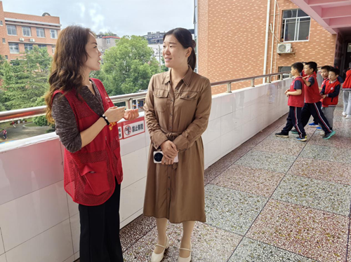开学季医保对接暖心护航 富民城社区筑牢学生健康保障网