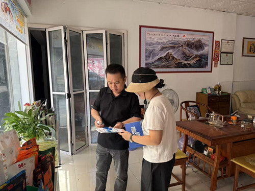 许家铺社区开展优化营商环境宣传走访活动